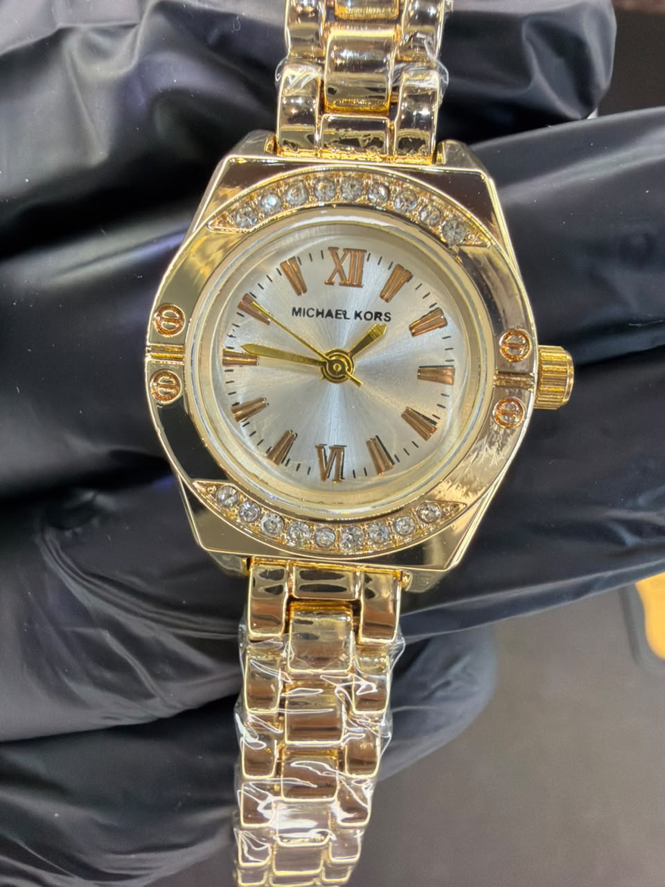 Petite Crystal Bezel full Golden