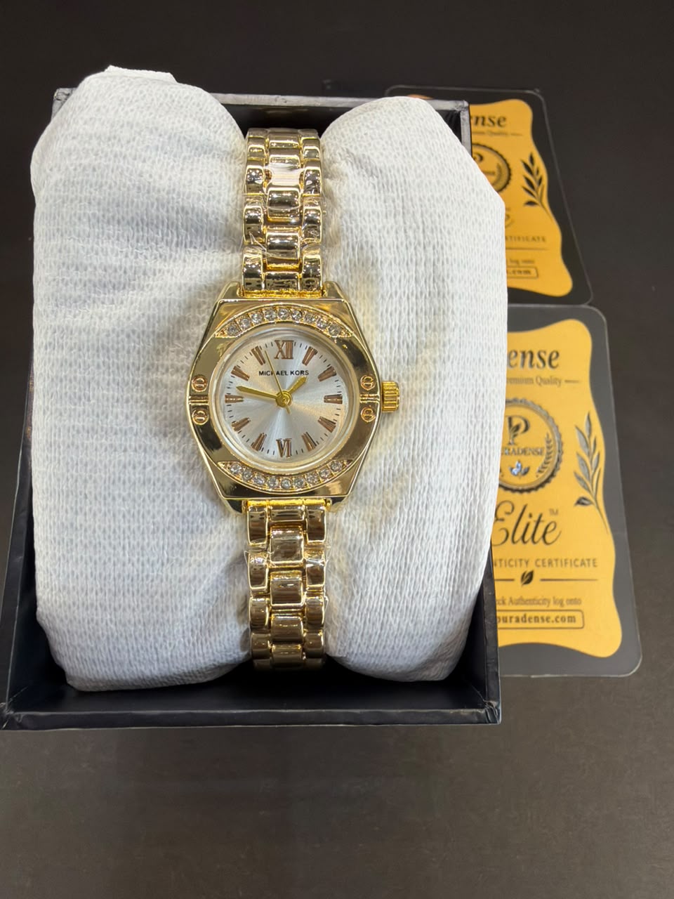 Petite Crystal Bezel full Golden