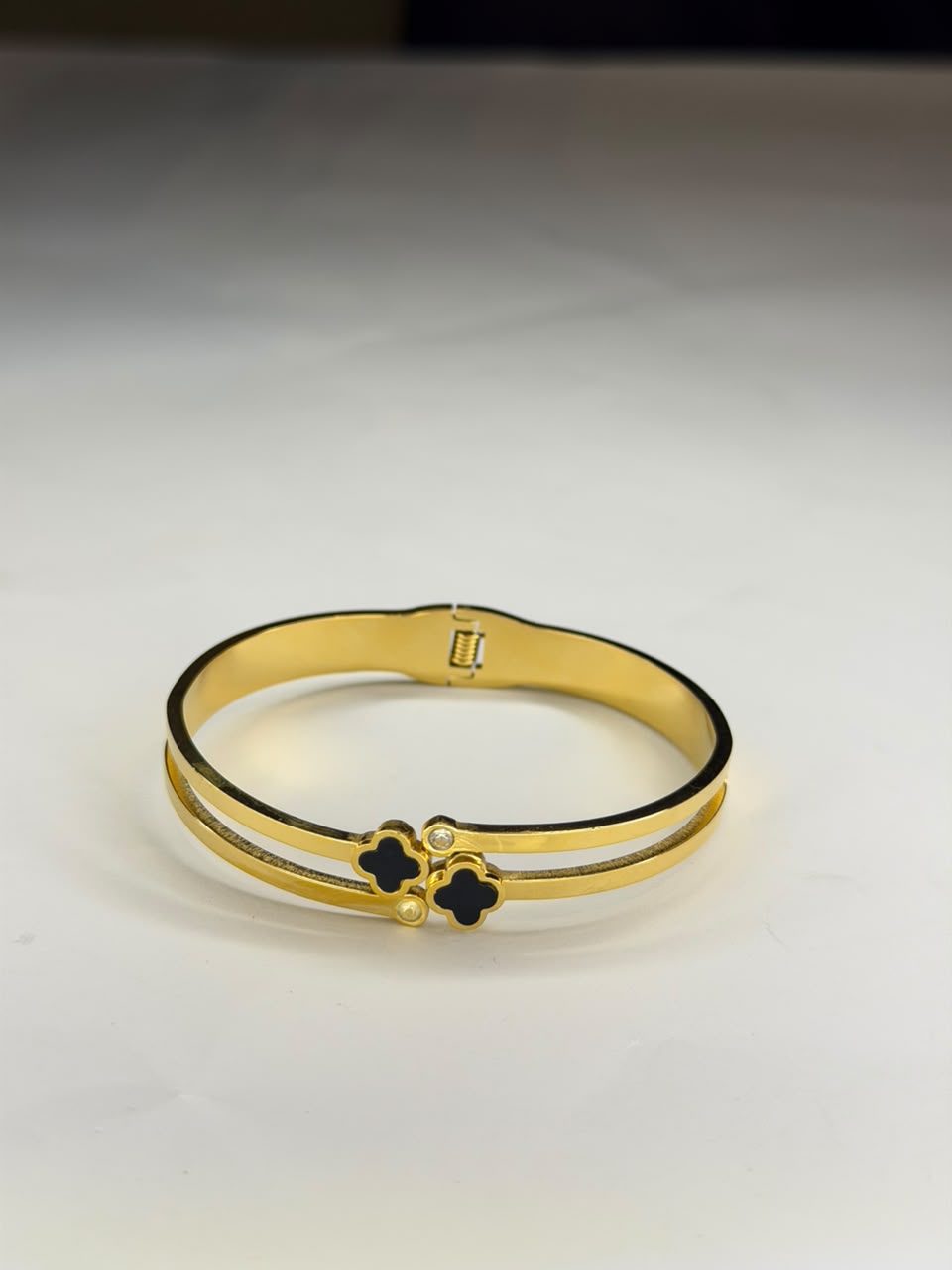 Double-Band Four-Leaf Clover & Crystal